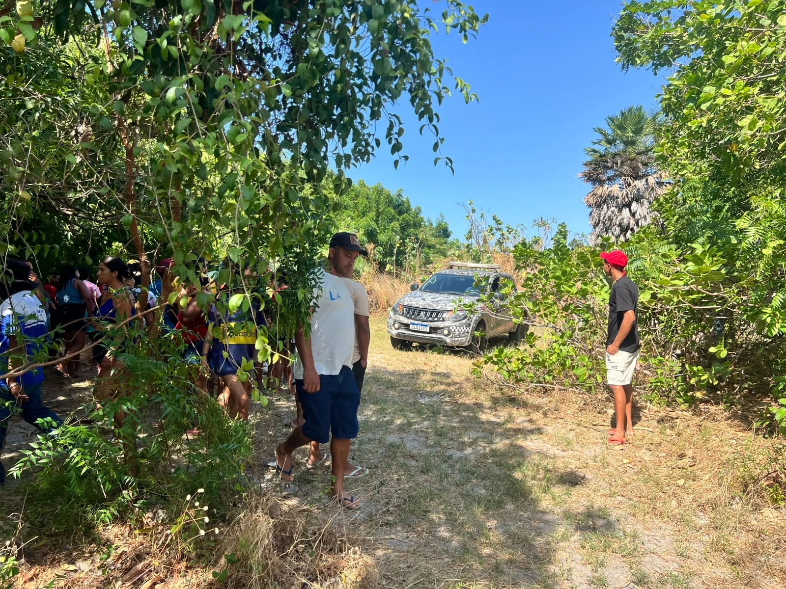Mulher de 30 anos é encontrada morta com sinais de violência às margens de lagoa em Parnaíba
