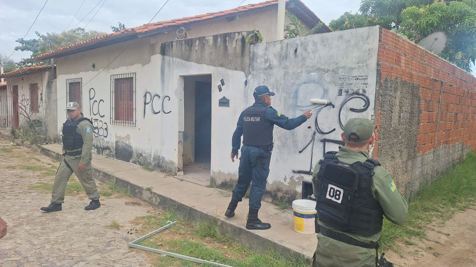 Com remoção de pichações, abordagens e barreiras, PM deflagra operação em Luís Correia