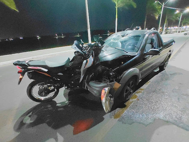Motociclista morre após ser arremessado a metros de distância em colisão frontal em Parnaíba