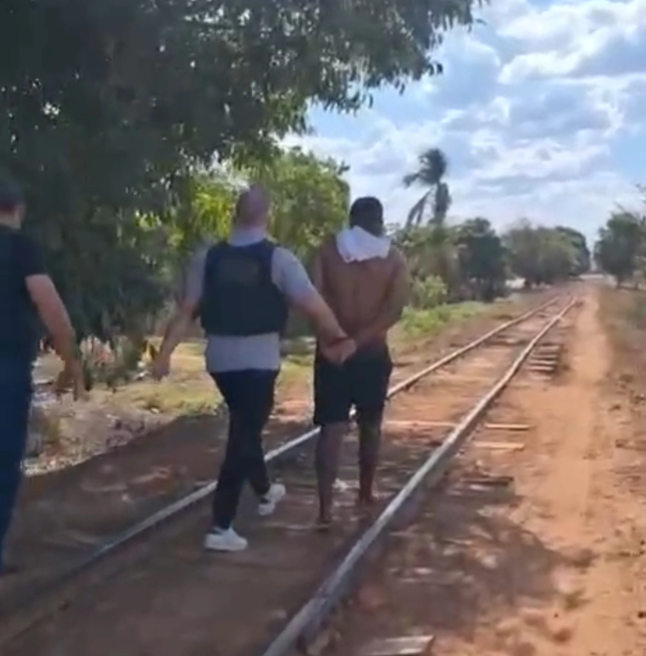 Polícia prende homem suspeito de agredir a mãe e descumprir medida protetiva em Altos; ainda debochou de oficial de justiça