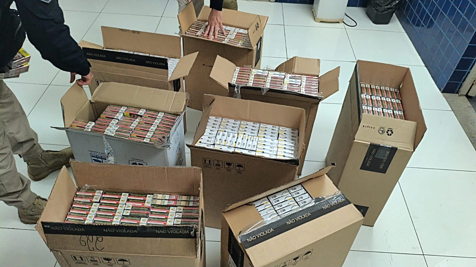 Carga com 4 mil maços de cigarros sem nota fiscal é apreendida no litoral do Piauí