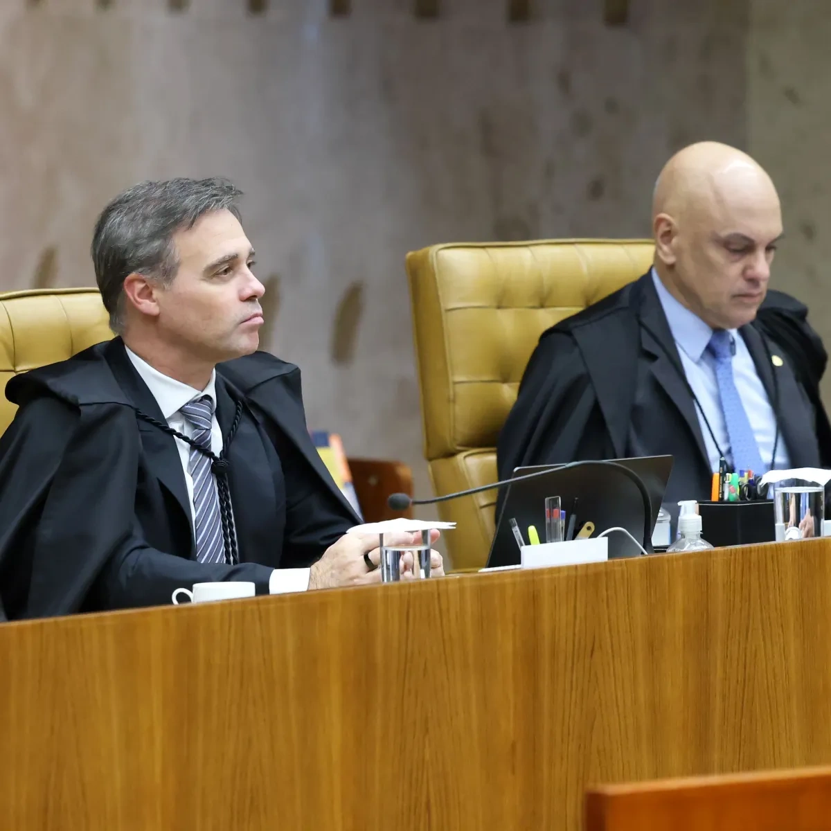 PGR não vê abuso de André Mendonça em investigação contra Moraes