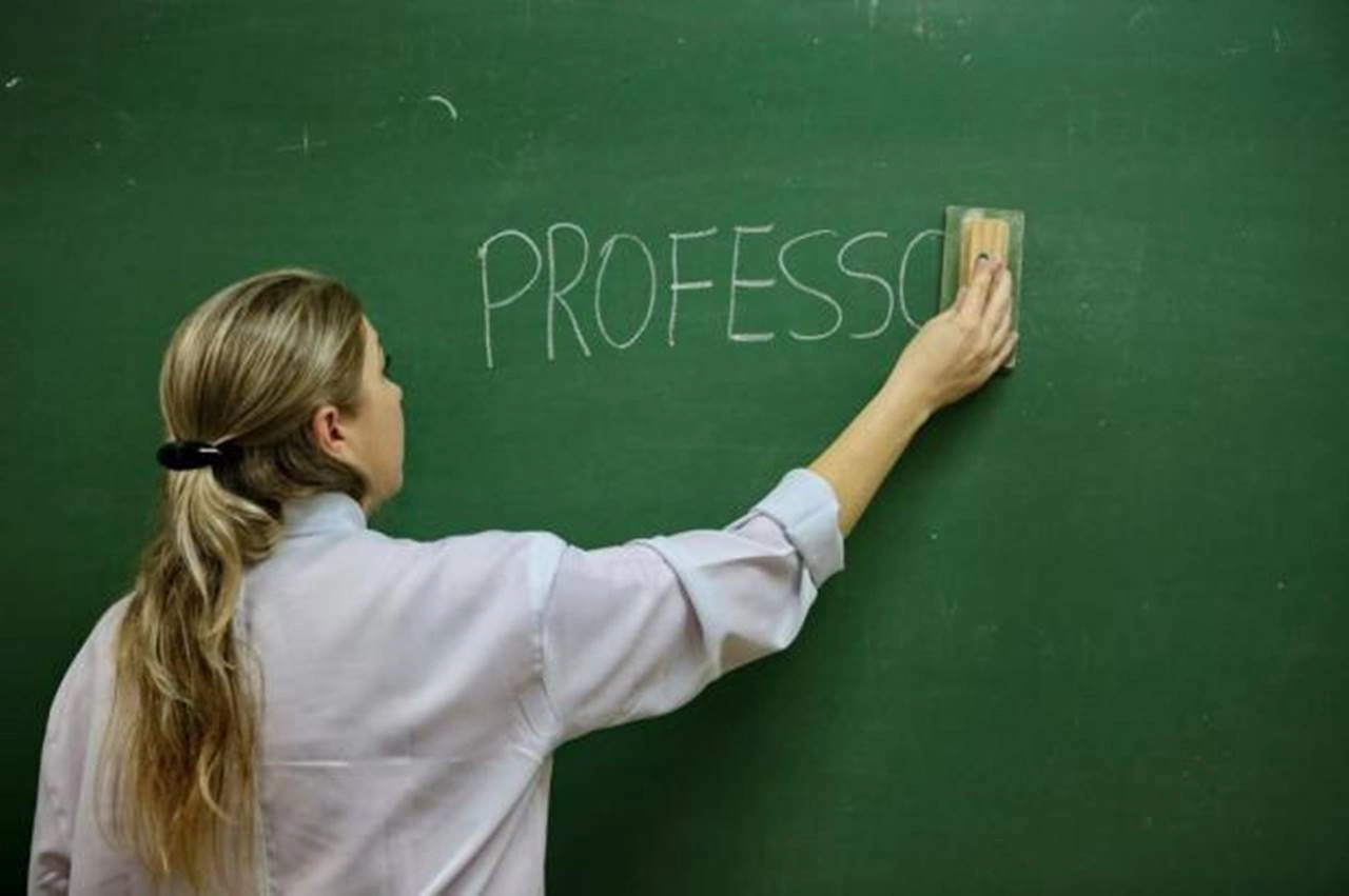 Prefeito de Teresina transfere feriado do Dia do Professor para sexta-feira, e servidores terão folga de quatro dias